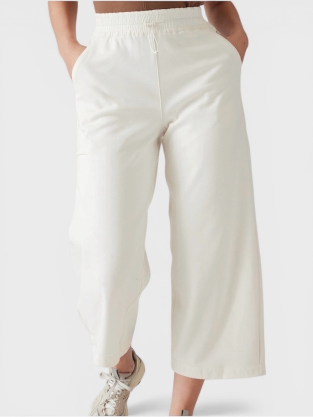 401 Athleta White Hybrid Triumph Wide-Leg Capri Pants with Pockets